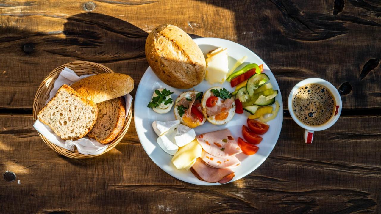 Kupelne Domceky - Kupele Cerveny Klastor Smerdzonka Kültér fotó